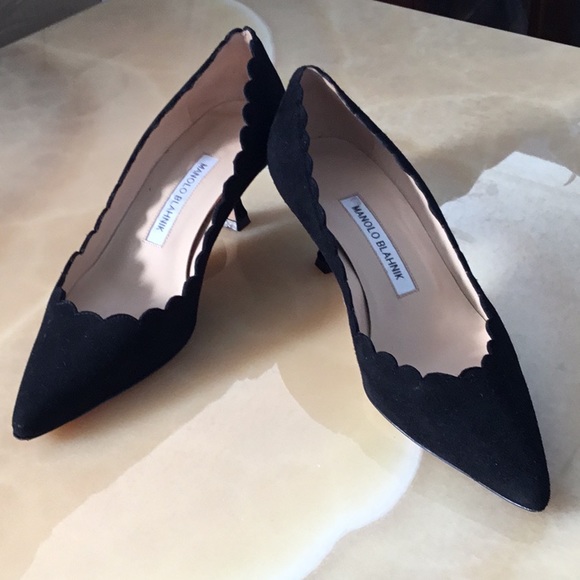 Manolo Blahnik Shoes - MANOLO BLAHNIK Black Suede Pump